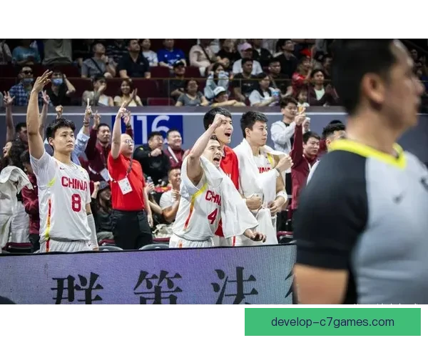 中国男篮逆转取胜晋级决赛展现团队韧性在主场掀起夺冠热潮再创新高