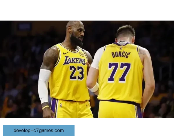 詹姆斯爆发砍下三双湖人逆转勇士重燃争冠希望季后赛前景引发联盟热议 詹姆斯爆发砍下三双湖人逆转勇士重燃争冠希望季后赛前景引发联盟热议