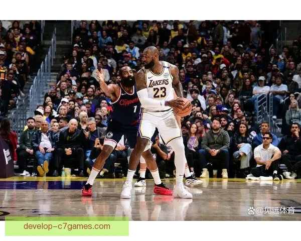 詹姆斯里程碑之夜湖人强势反弹引爆联盟热议再创历史助球队西部前列 詹姆斯里程碑之夜湖人强势反弹引爆联盟热议再创历史助球队西部前列
