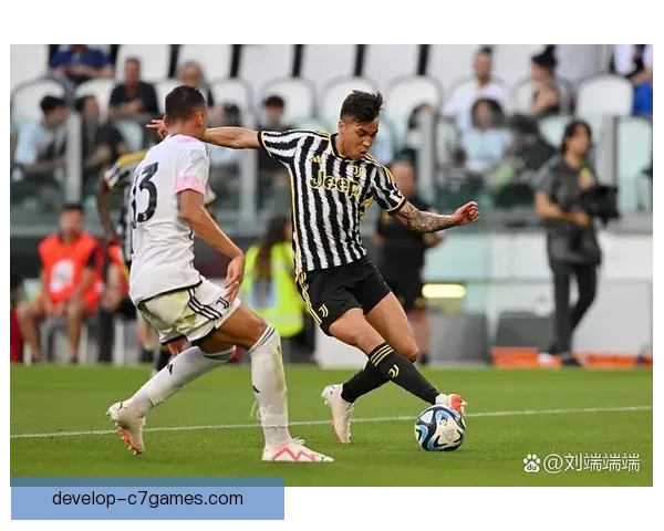 《欧洲足球大联盟赛季最新动态：豪门球队转会风波与联赛争夺战精彩呈现》