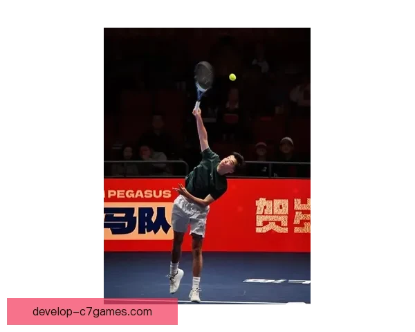 网球赛场风云再起世界顶尖球员激烈争夺冠军